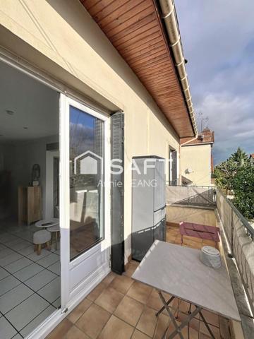Maison de charme lumineuse sur trois niveaux, au calme à Drancy, avec terrasse, suite, garage et beaux volumes