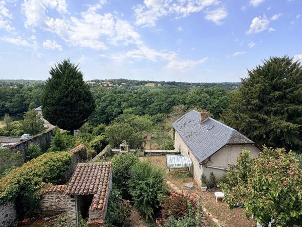 Superbe maison de ville offrant des espaces et des pièces insoupçonnés