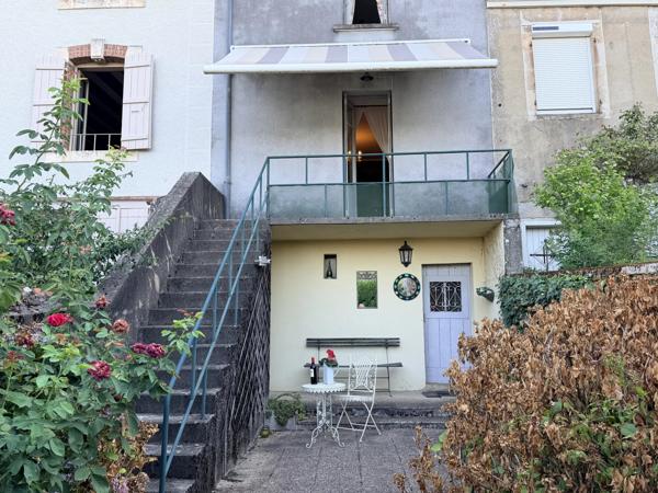 Superbe maison de ville offrant des espaces et des pièces insoupçonnés