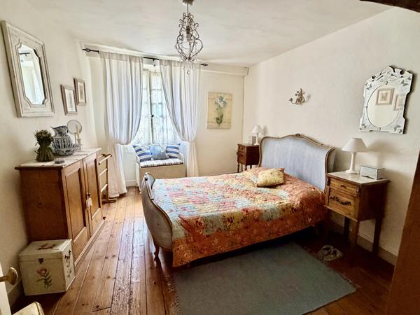 Superbe maison de ville offrant des espaces et des pièces insoupçonnés