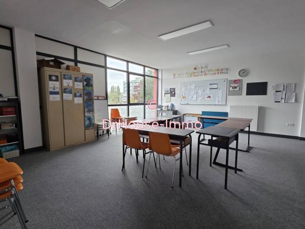 Bureau à vendre 10 pièces de 600 m²