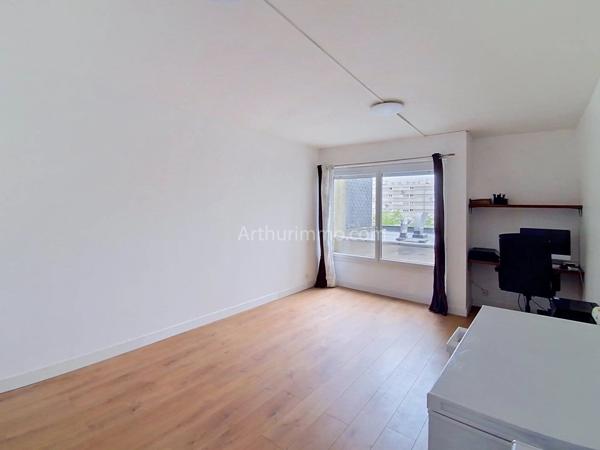 Vente                                                      Appartement
                        
                     4 pièces                      86 m2                     à Épinay-sous-Sénart