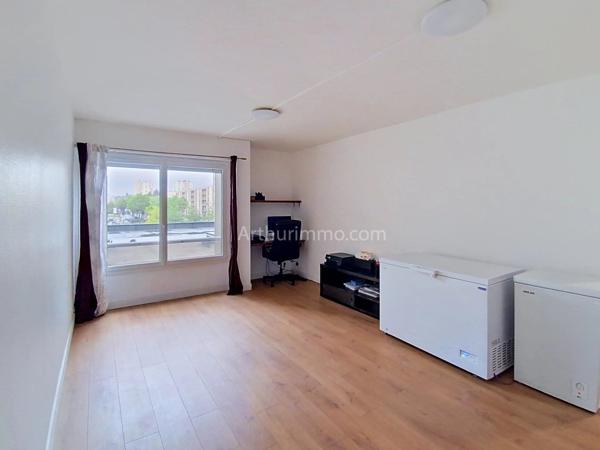 Vente                                                      Appartement
                        
                     4 pièces                      86 m2                     à Épinay-sous-Sénart