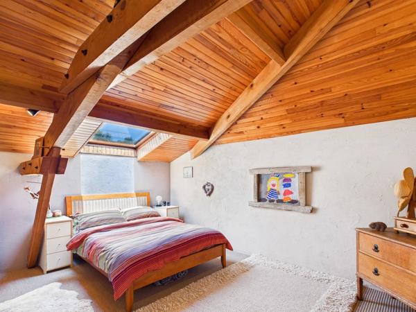 Proche d'Eymet - Belle maison en pierre avec pigeonnier, grange et piscine