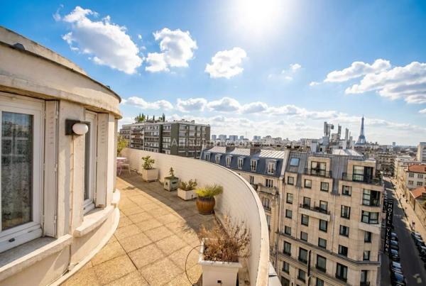 Vente                                                      Appartement
                        
                     4 pièces                      71 m2                     à Paris 15