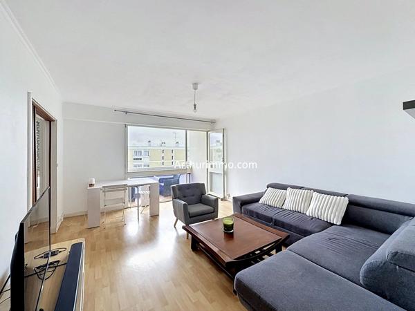 Vente                                                      Appartement
                        
                     2 pièces                      47 m2                     à Créteil