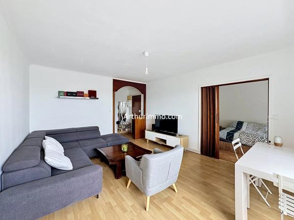 Vente                                                      Appartement
                        
                     2 pièces                      47 m2                     à Créteil