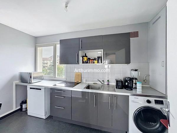 Vente                                                      Appartement
                        
                     2 pièces                      47 m2                     à Créteil