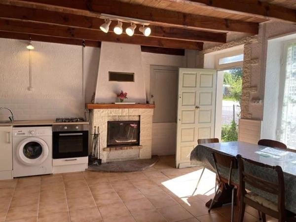 Charmante maison de 1 chambre à Saint-Bazile