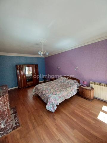 A VENDRE MAISON BOURGEOISE 4 CHAMBRES, JARDINS, GARAGE, SANS VIS A VIS!!