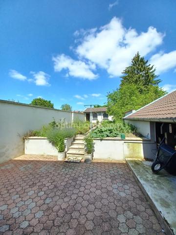 A VENDRE MAISON BOURGEOISE 4 CHAMBRES, JARDINS, GARAGE, SANS VIS A VIS!!