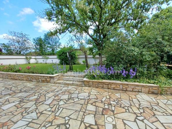 A VENDRE MAISON BOURGEOISE 4 CHAMBRES, JARDINS, GARAGE, SANS VIS A VIS!!