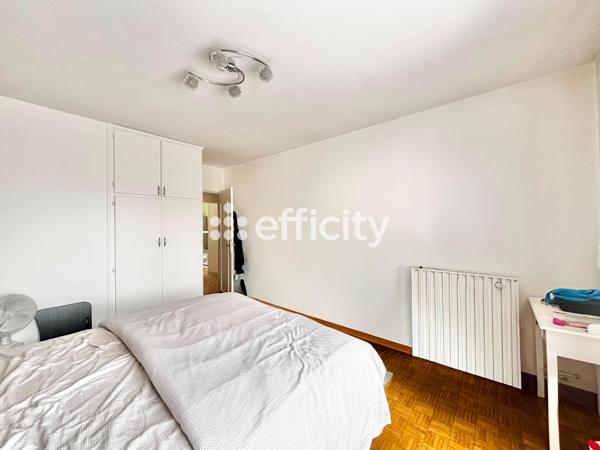 Appartement
         4 pièces
        - 88 m² 434 000 € *