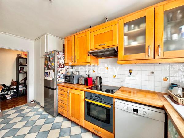 Appartement
         4 pièces
        - 88 m² 434 000 € *