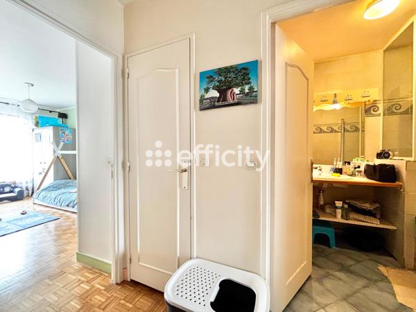 Appartement
         4 pièces
        - 88 m² 434 000 € *