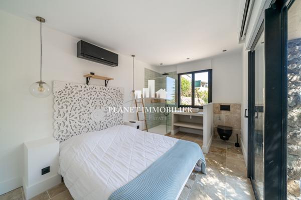 GOLFE JUAN - MAGNIFIQUE VILLA AVEC VUE MER PANORAMIQUE
