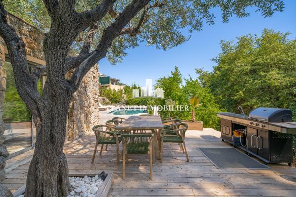 GOLFE JUAN - MAGNIFIQUE VILLA AVEC VUE MER PANORAMIQUE