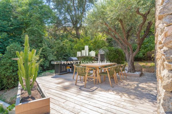 GOLFE JUAN - MAGNIFIQUE VILLA AVEC VUE MER PANORAMIQUE