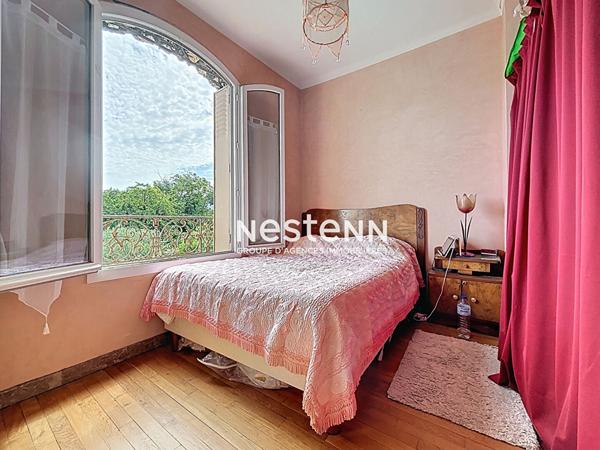 ISSY LES MOULINEAUX - Vente d'une maison en meulière avec jardin