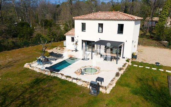 Maison à vendre    4 pièces • 104,11 m2 Callian