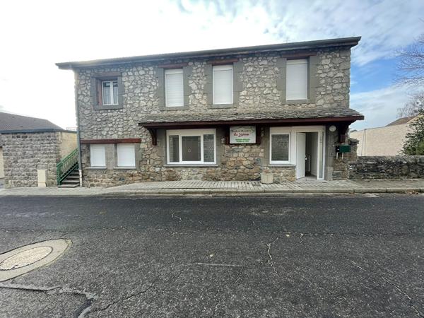 Appartement T3 au coeur de Saint-Jeures