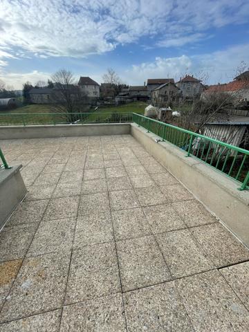 Appartement T3 au coeur de Saint-Jeures