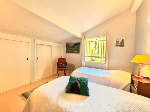 Villa avec piscine 6 pièces à vendre ARBONNE (64)