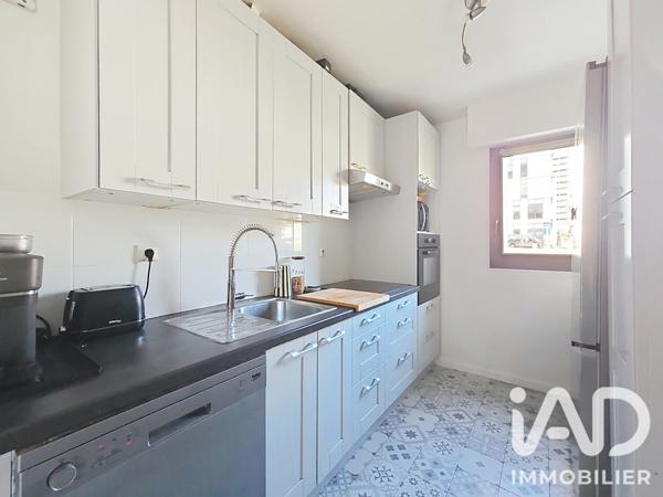 Location appartement 4 pièces 78 m² Suresnes