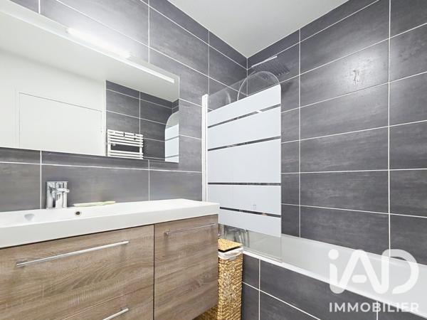 Location appartement 4 pièces 78 m² Suresnes