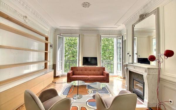 Appartement à louer    5 pièces • 128,19 m2 Paris 7