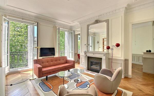 Appartement à louer    5 pièces • 128,19 m2 Paris 7