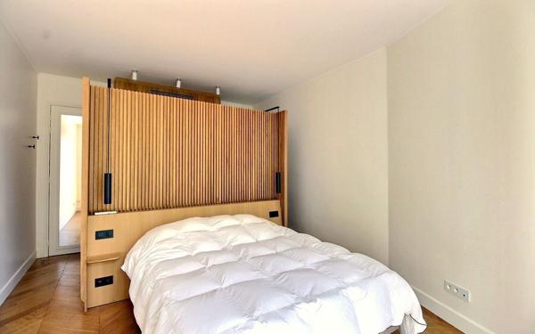 Appartement à louer    5 pièces • 128,19 m2 Paris 7