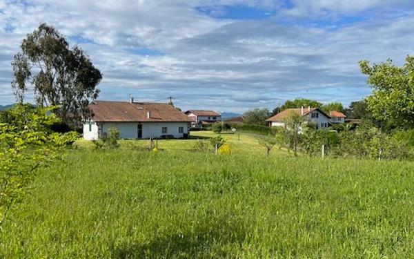 Terrain à vendre    Saint-Pierre-d'Irube