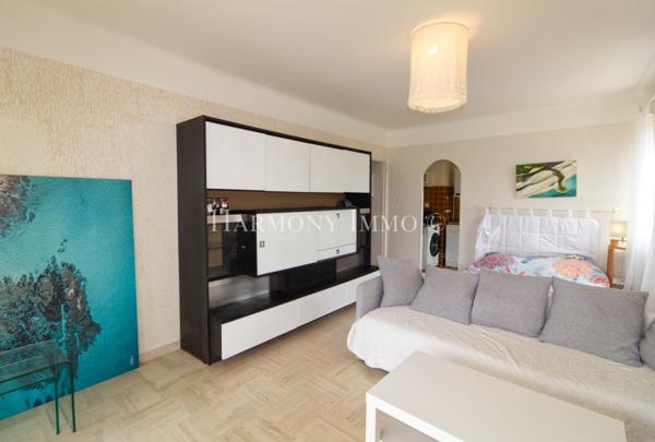 Appartement avec un bel aperçu mer