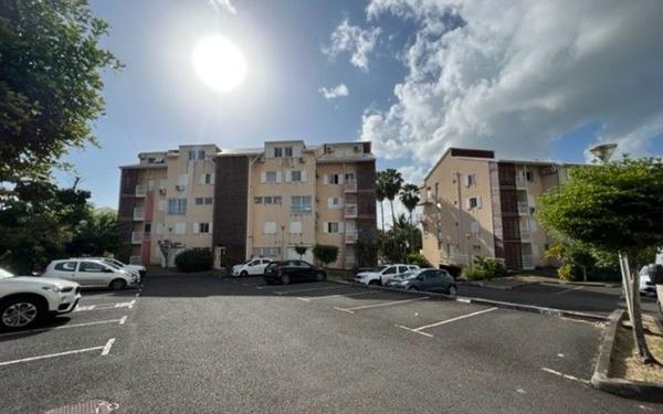 Appartement à vendre    3 pièces •  Le Gosier