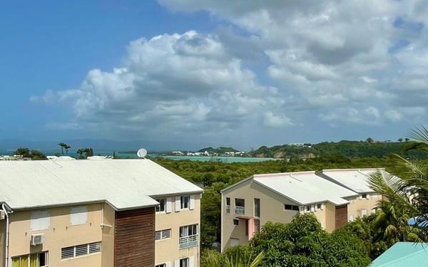 Appartement à vendre    3 pièces •  Le Gosier