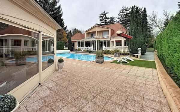 Maison à vendre    6 pièces • 266 m2 Lescar