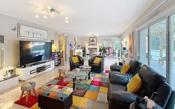 Maison à vendre    6 pièces • 266 m2 Lescar