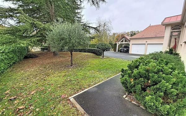 Maison à vendre    6 pièces • 266 m2 Lescar