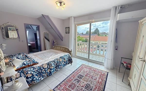 Maison à vendre    6 pièces • 266 m2 Lescar