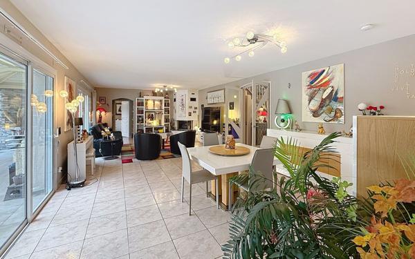 Maison à vendre    6 pièces • 266 m2 Lescar