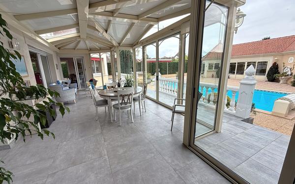 Maison à vendre    6 pièces • 266 m2 Lescar