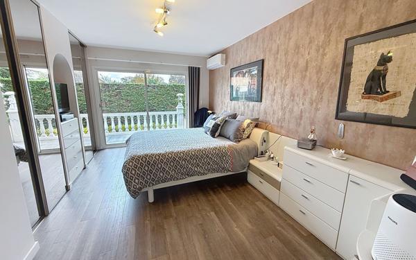 Maison à vendre    6 pièces • 266 m2 Lescar