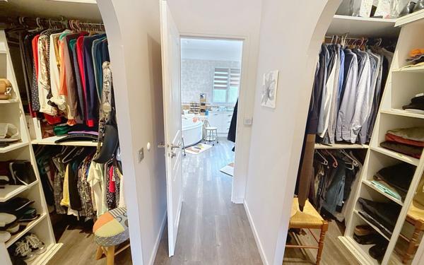 Maison à vendre    6 pièces • 266 m2 Lescar