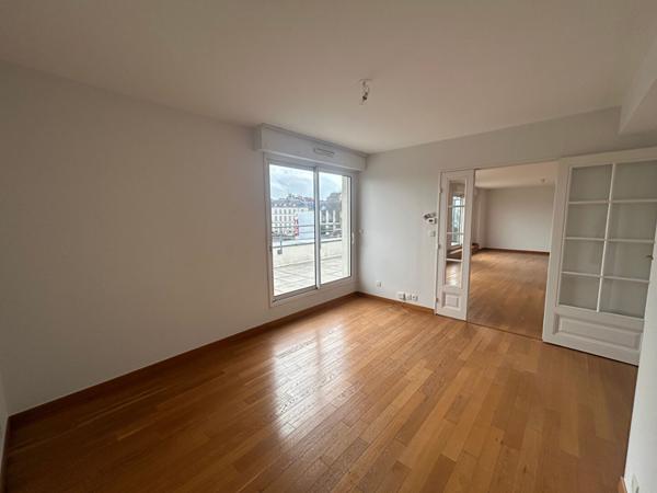 Appartement Nantes 5 pièce(s) 143.84 m2,  
Nantes 44000