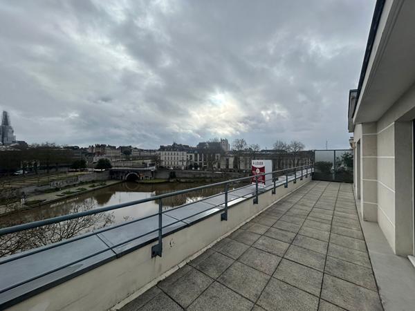 Appartement Nantes 5 pièce(s) 143.84 m2,  
Nantes 44000