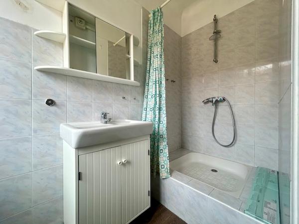 Marcoussis (91460) MARCOUSSIS - Investissement - Ensemble immobilier d'env. 300 m2 - 2 appartements + dépendances brutes et grang