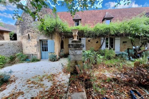 Maison de maître à vendre à Saint-Cyprien en Dordogne (24220), ref : 18113/136