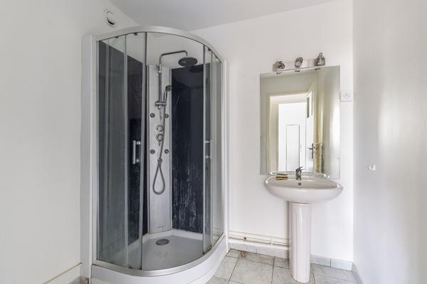 LORMONT GRAVIERES APPARTEMENT 3 PIECES REZ-DE-CHAUSSEE