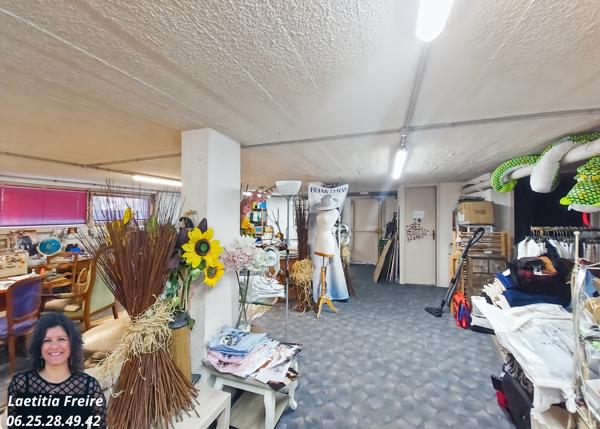 Fonds De Commerce - 200 m²